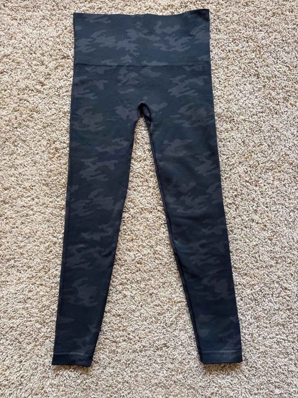 Spanx Camo Look at Me Now Leggings Sz L FL3515